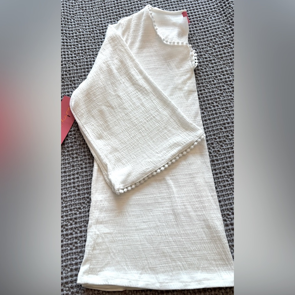 NWT Sunny Leigh light knit pullover top sz  L white Pom Pom trim has st…
